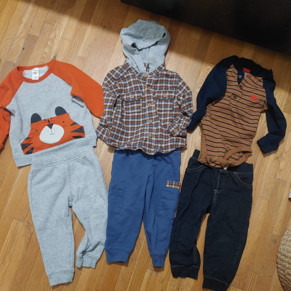 Carter's set of 3 outfits 12-18 months